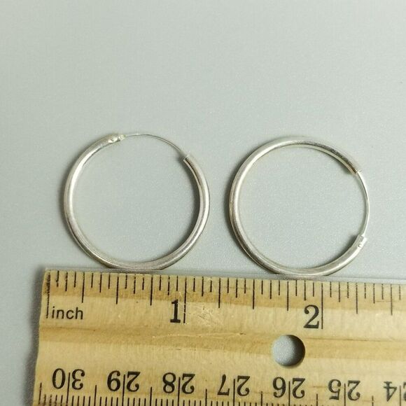 Vintage Sterling Silver Thin Hollow Tube Infinity Hoop Earrings, 1 Inch Size - Picture 5 of 8
